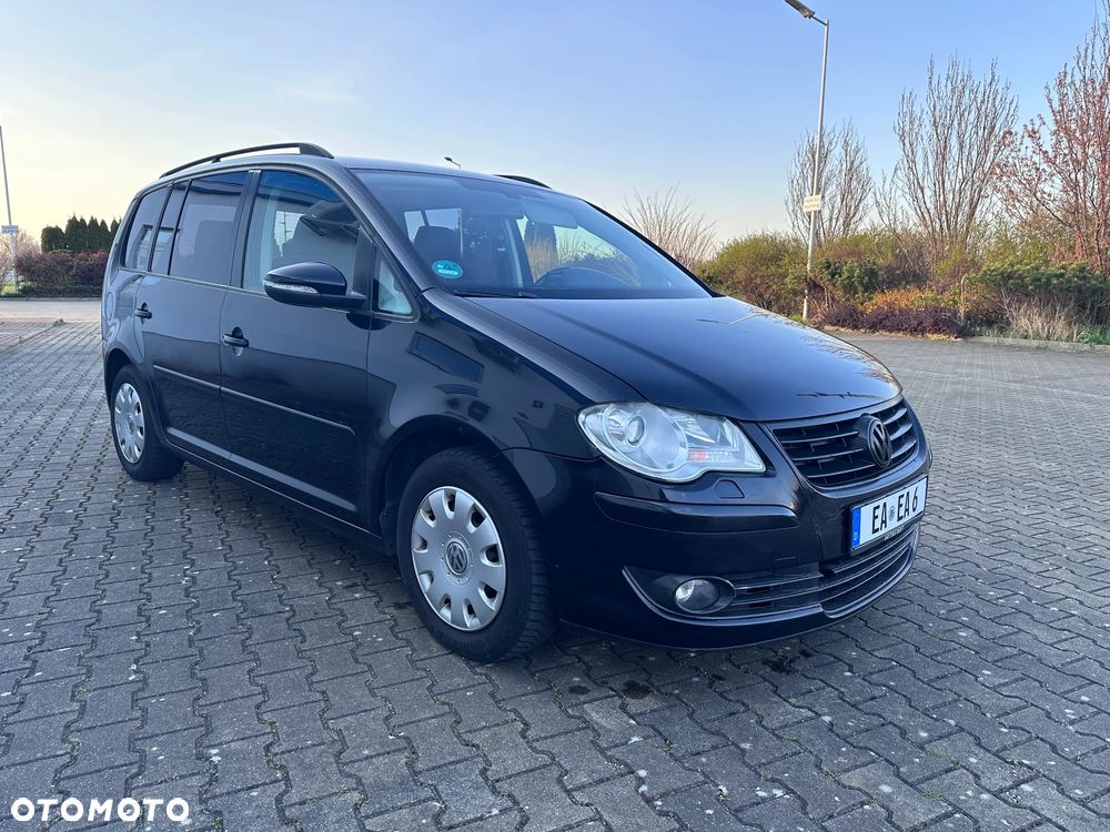 Volkswagen Touran 1.9 TDI DPF BlueMot Highline - 2