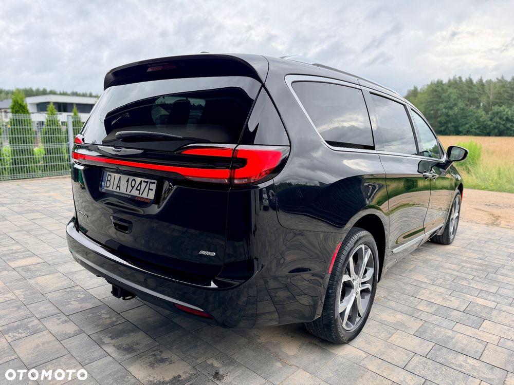 Chrysler Pacifica - 11