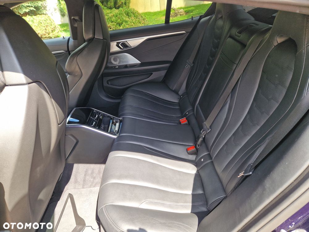 BMW Seria 8 M850i xDrive - 16