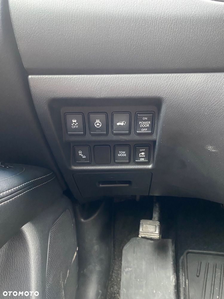 Nissan Pathfinder - 20