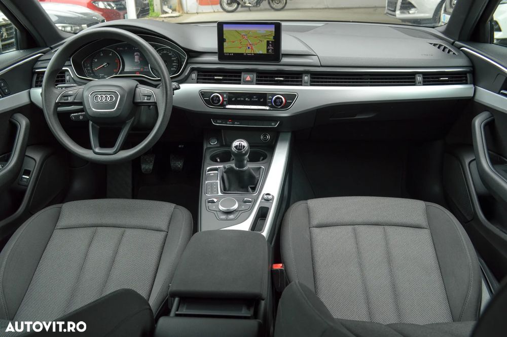Audi A4 2.0 TDI Design - 6