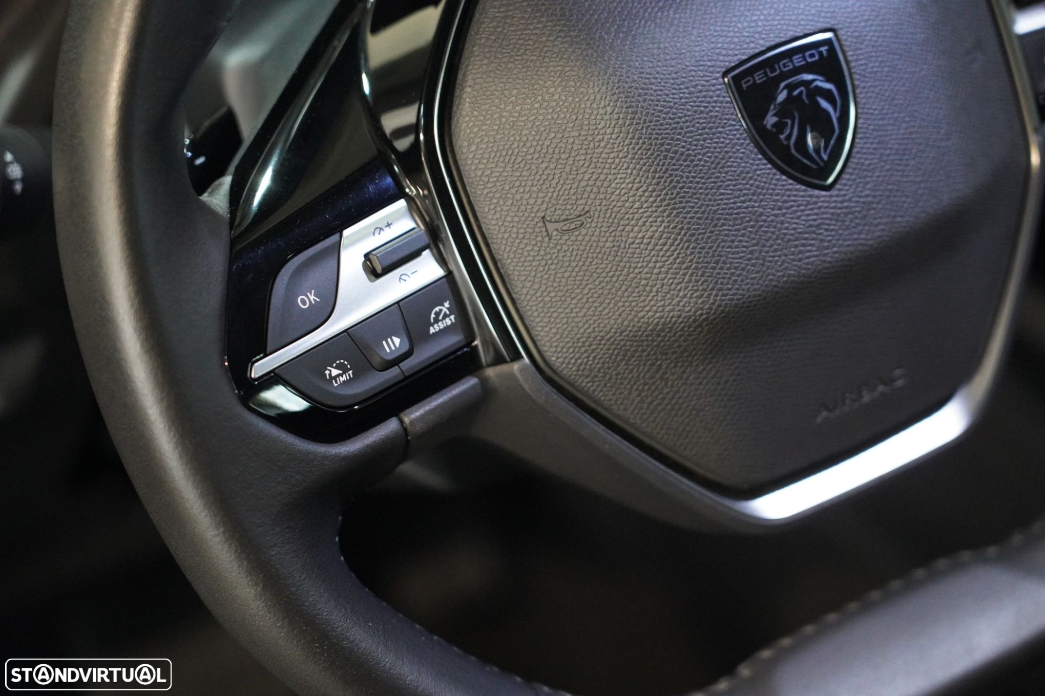 Peugeot 408 1.2 PureTech Allure EAT8 - 9