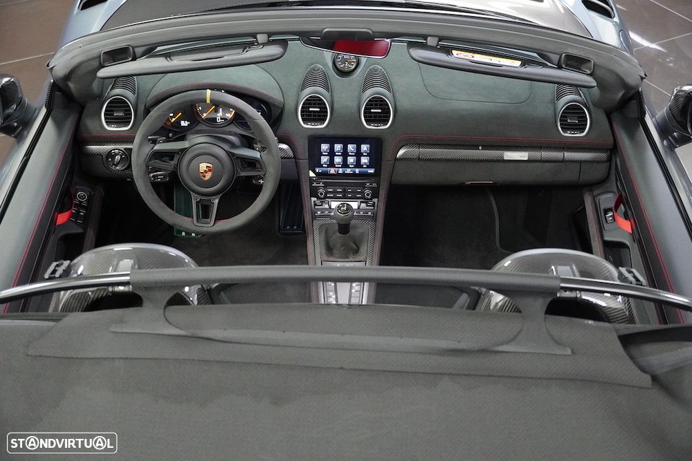 Porsche 718 Spyder RS - 41