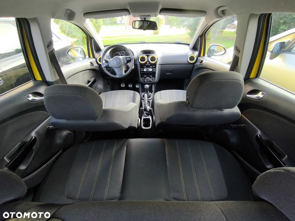 Opel Corsa 1.4 16V Color Edition - 12