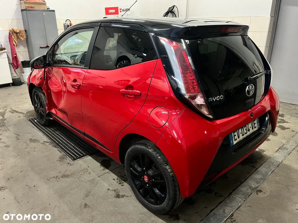 Toyota Aygo x-play Edition S+ - 6
