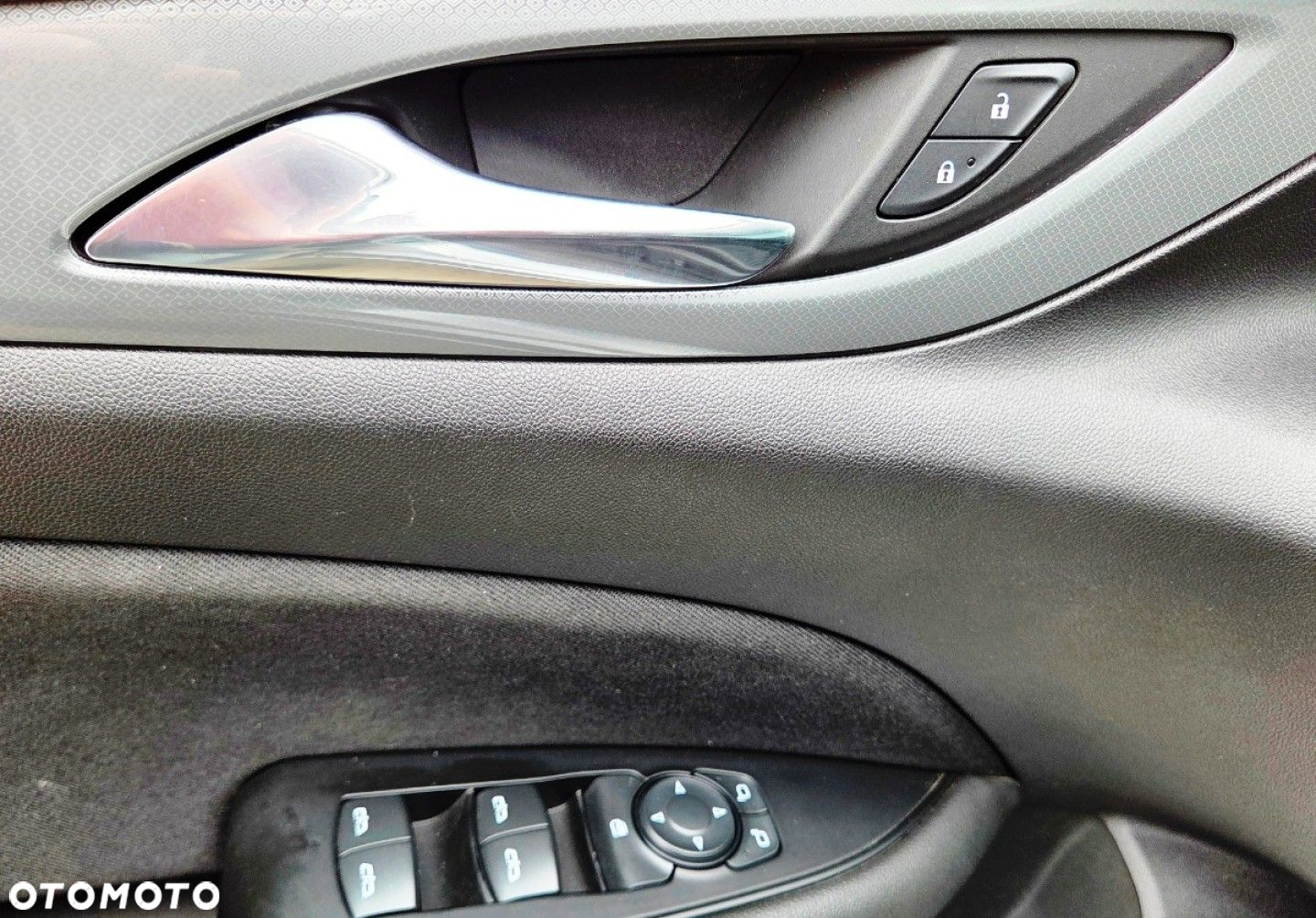 Opel Insignia - 10