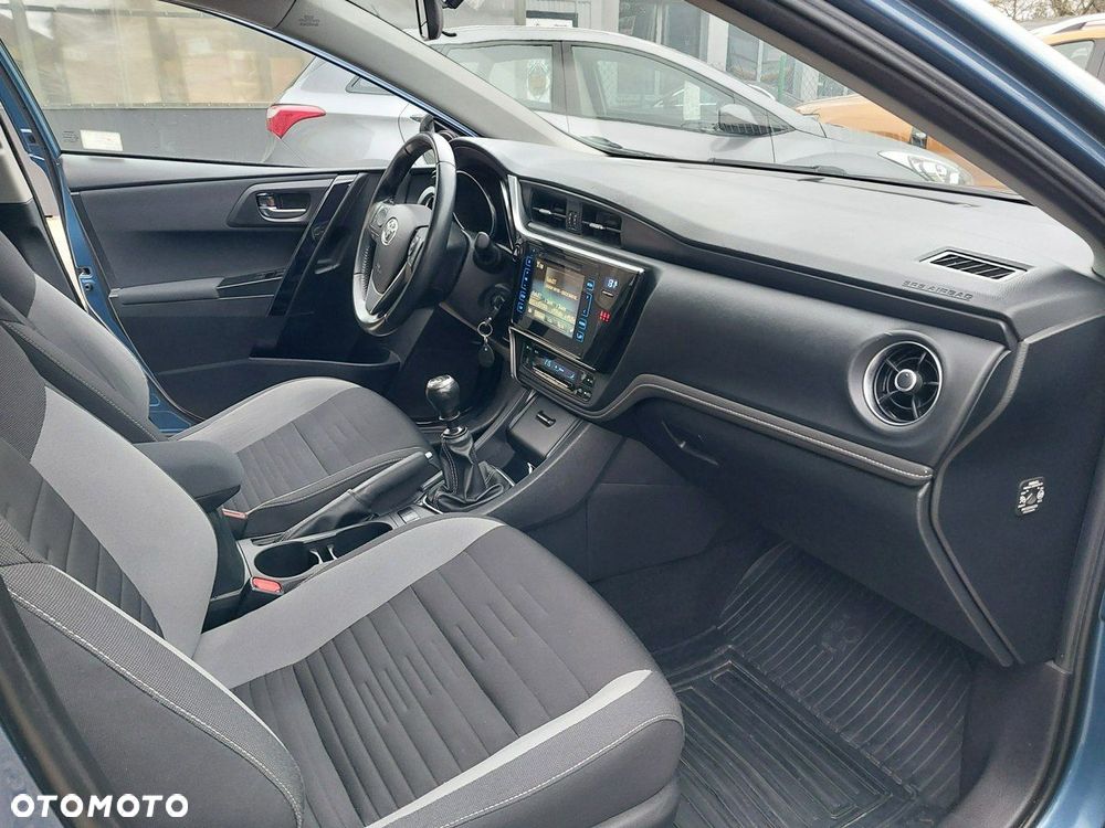 Toyota Auris 1.6 Premium - 13