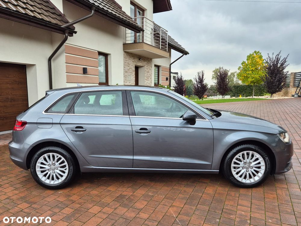 Audi A3 3-drzwiowe 1.2 TFSI S tronic Attraction - 2