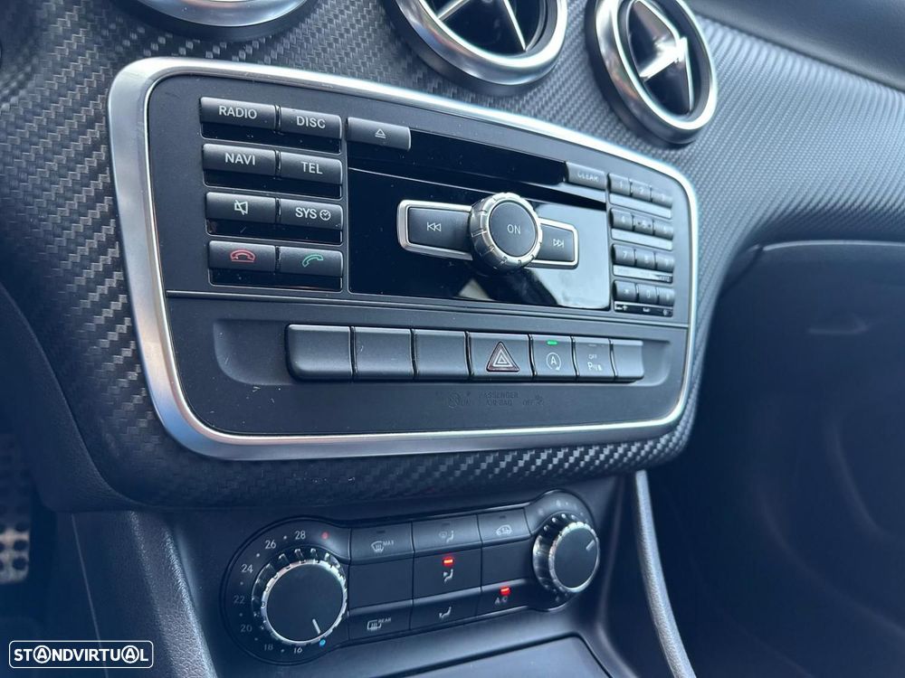 Mercedes-Benz A 180 d AMG Line - 8