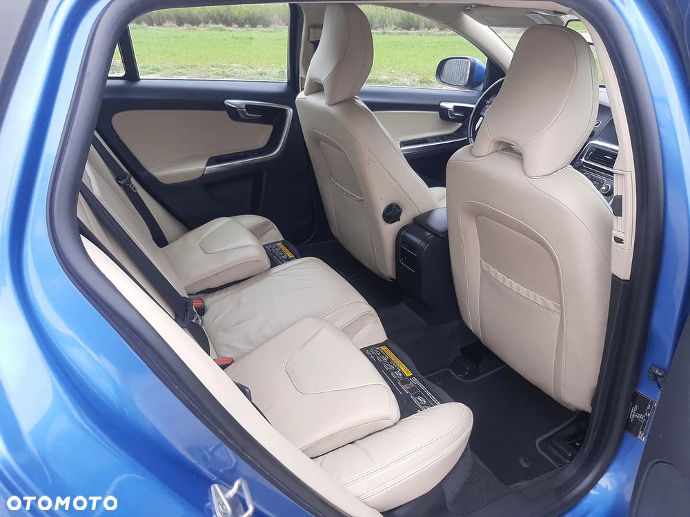 Volvo V60 D4 Business Edition - 23