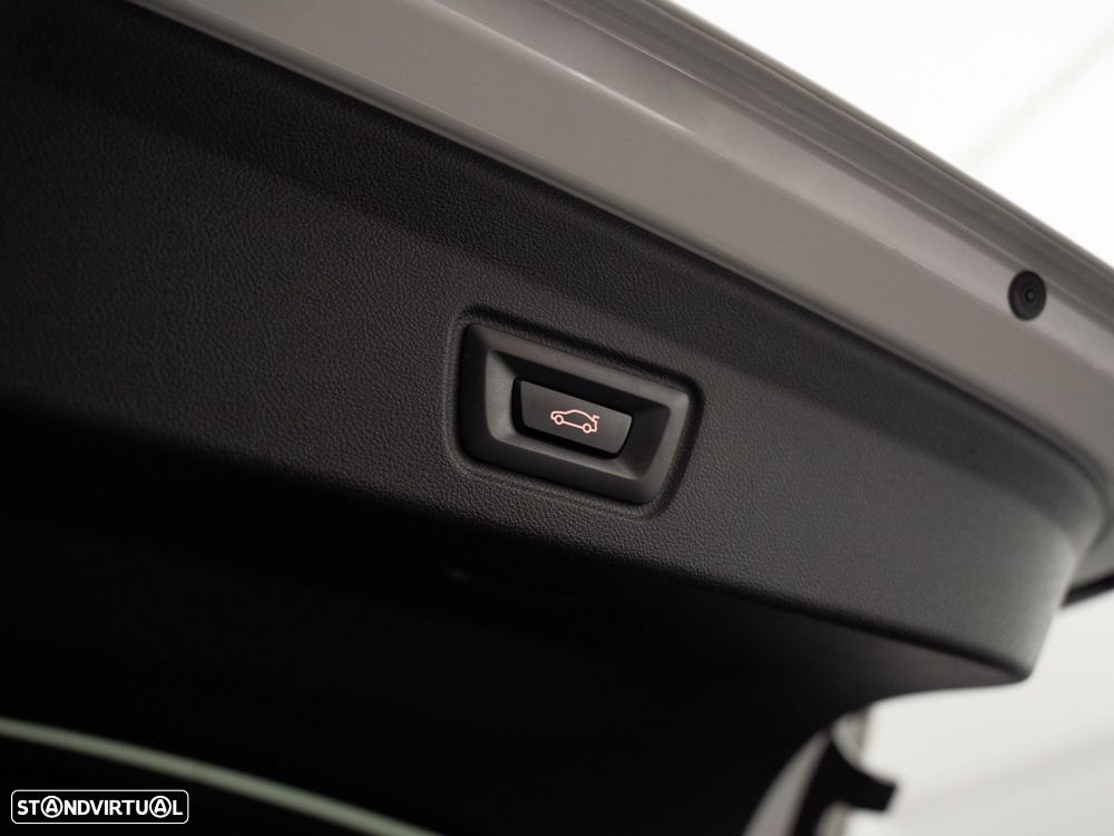 BMW i4 eDrive40 — fotografia 12