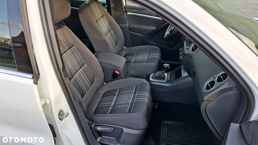 Volkswagen Tiguan 2.0 TDI SCR 4MOTION BlueMotion Technology DSG Lounge Sport & Style - 27