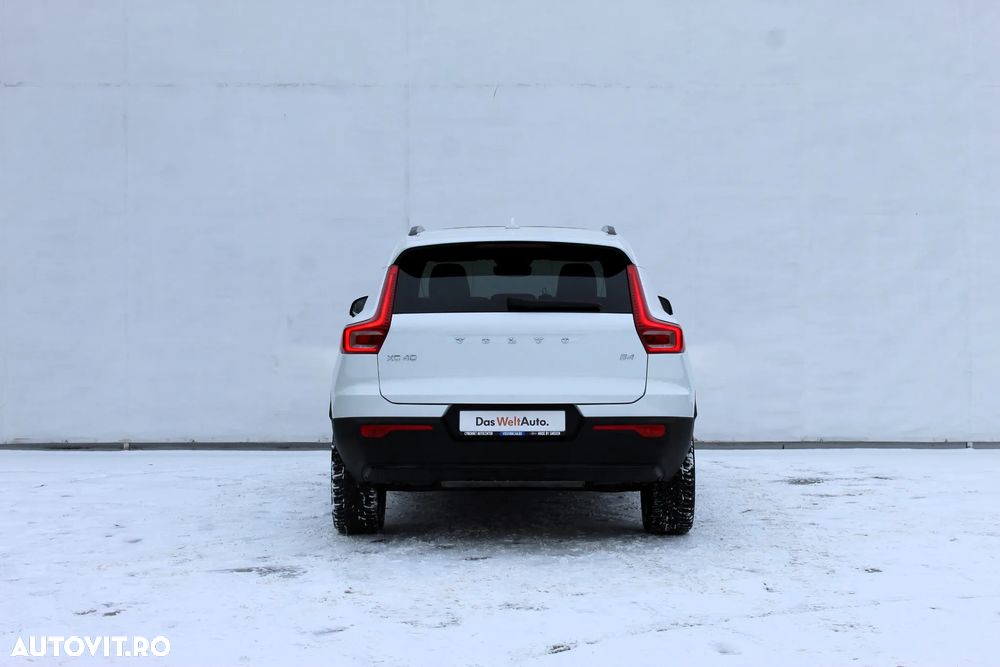 Volvo XC 40 B4 AT FWD MHEV Ultimate Dark - 6
