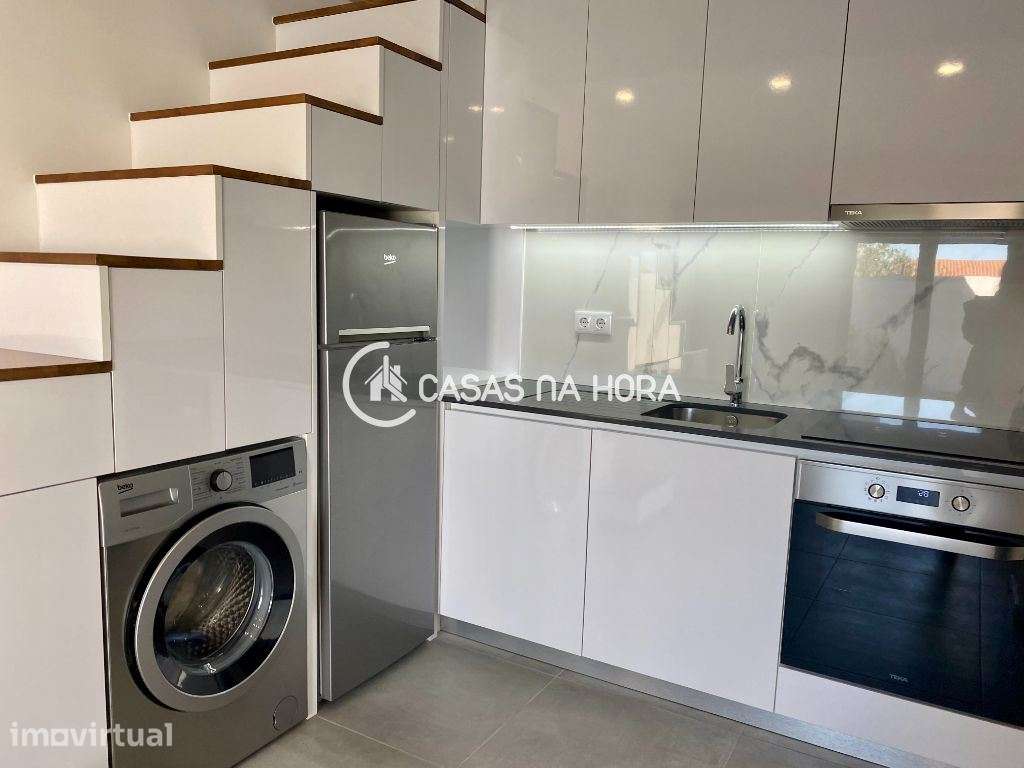 T1 + 1 Duplex na Vila Nova, com Logradouro e lugar de estacionamento - Grande imagem: 4/26