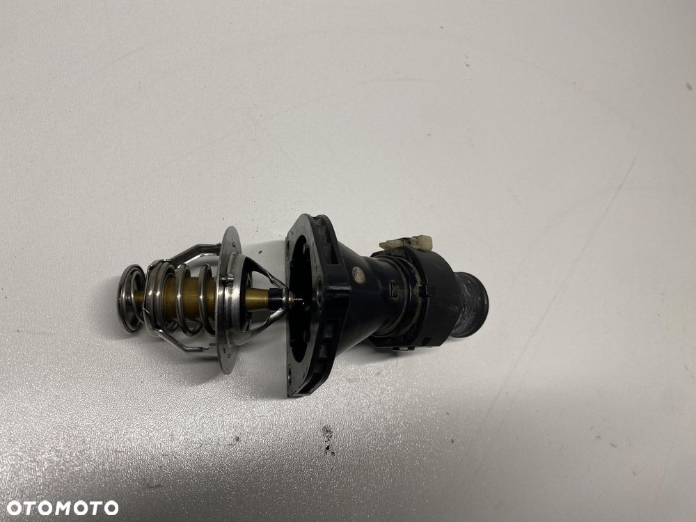 OBUDOWA TERMOSTATU HYUNDAI TUCSON II 2.0 CRDI 15-19 - 2