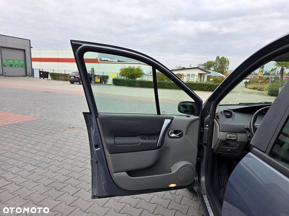 Renault Grand Scenic 2.0 16V Dynamique - 9