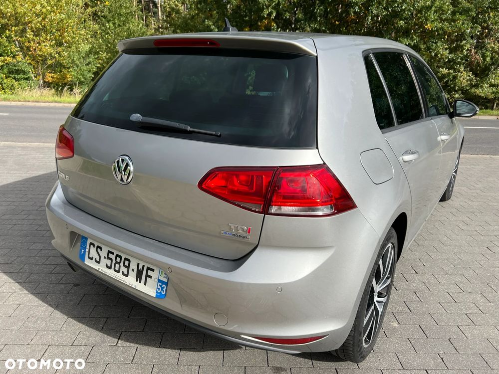 Volkswagen Golf - 6