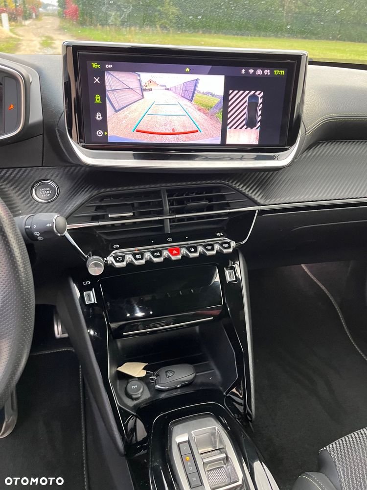 Peugeot 2008 PureTech 130 EAT8 GT - 13