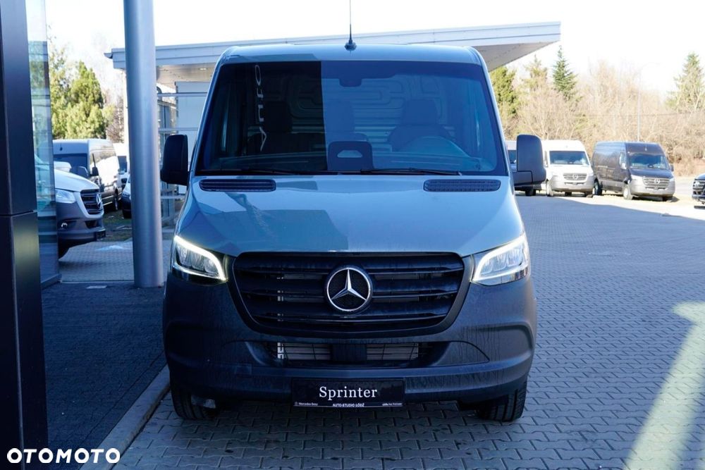 Mercedes-Benz Sprinter - 2