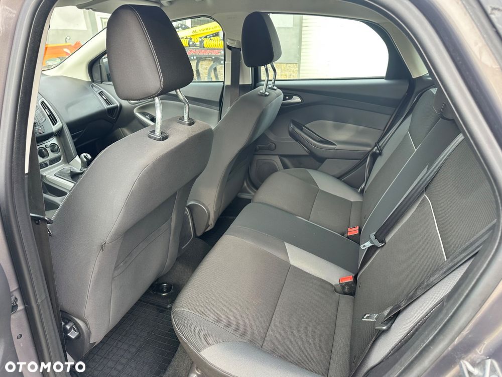 Ford Focus 1.6 Ambiente Start - 25