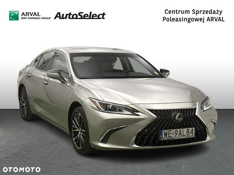 Lexus ES 300h Business Edition - 8