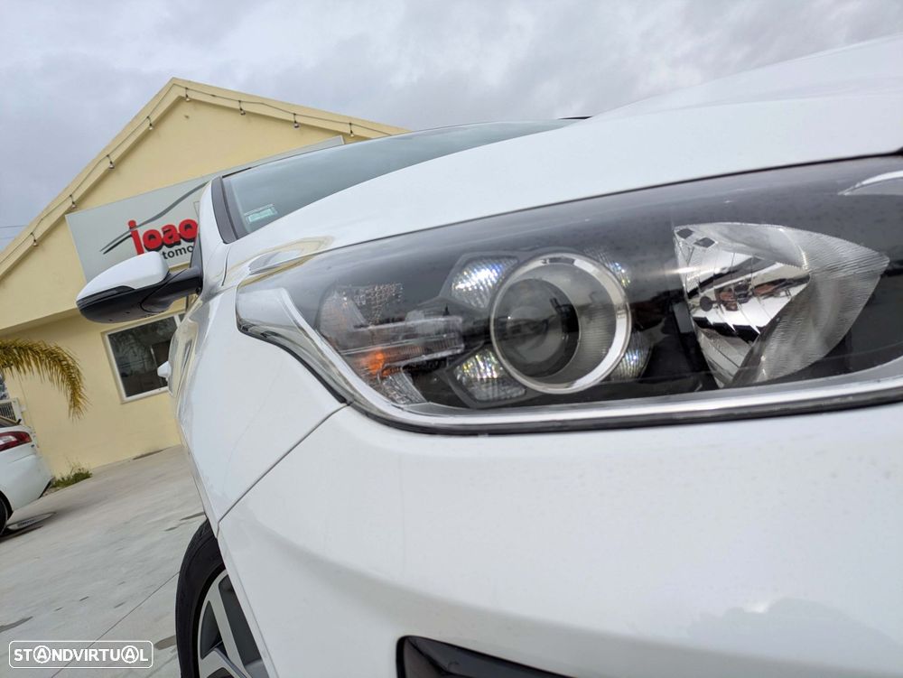 Kia Ceed SW 1.6 CRDi MHEV Drive+SRF - 4