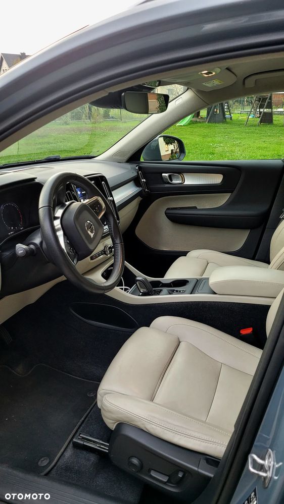 Volvo XC 40 T3 Momentum Pro - 12