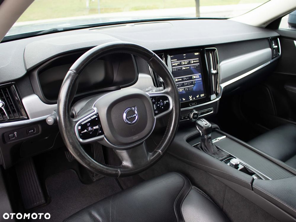 Volvo V90 D4 AWD Momentum - 23