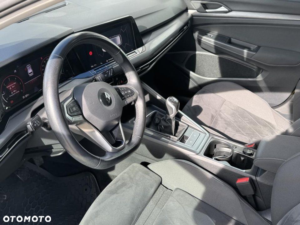 Volkswagen Golf - 10