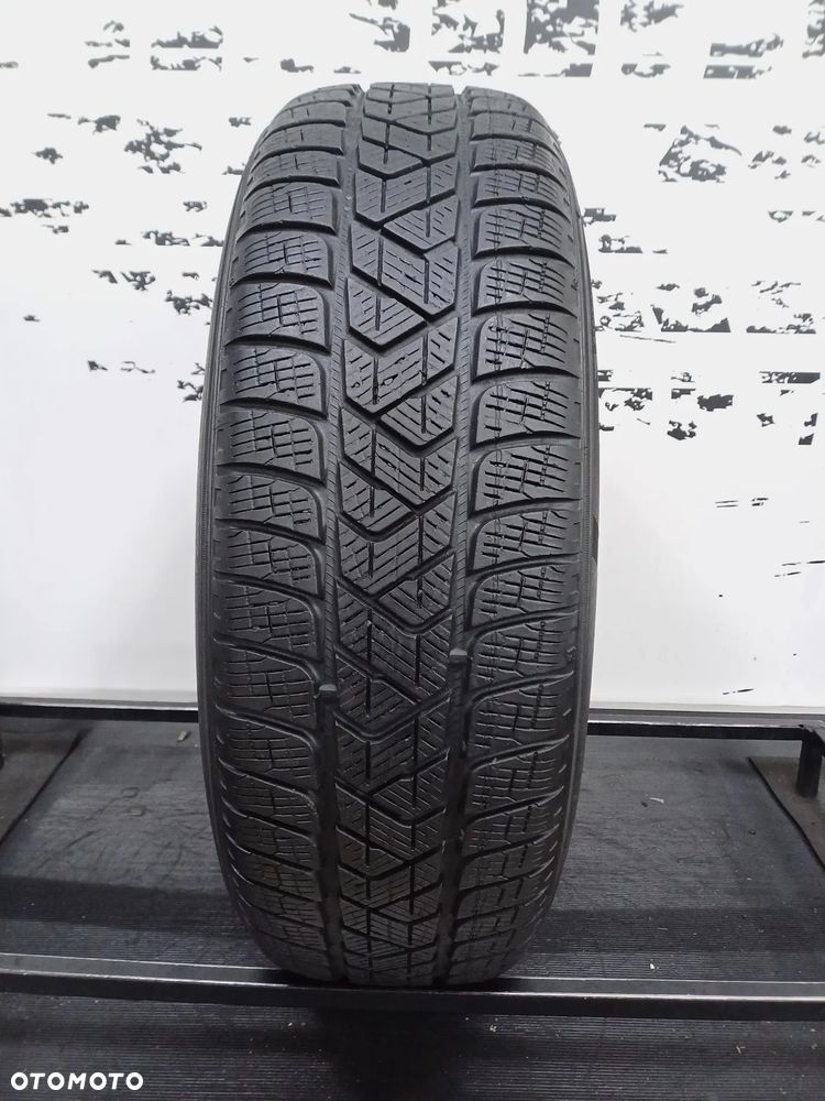 zimowa Pirelli Scorpion Winter 215/65R17 8mm opona pojedyncza  52881