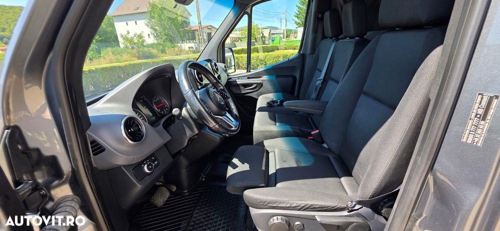 Mercedes-Benz Sprinter - 11