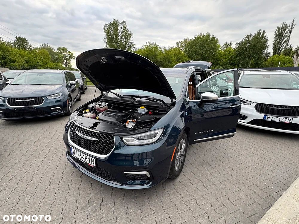 Chrysler Pacifica - 10