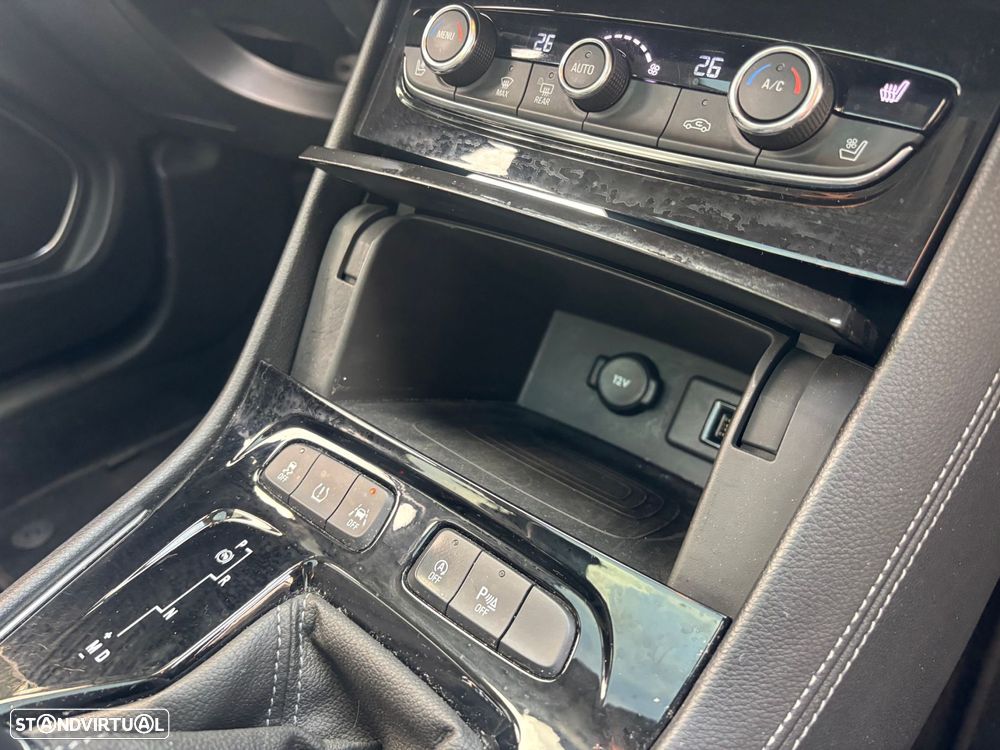 Opel Grandland X 1.2 T Design & Tech AT - 48