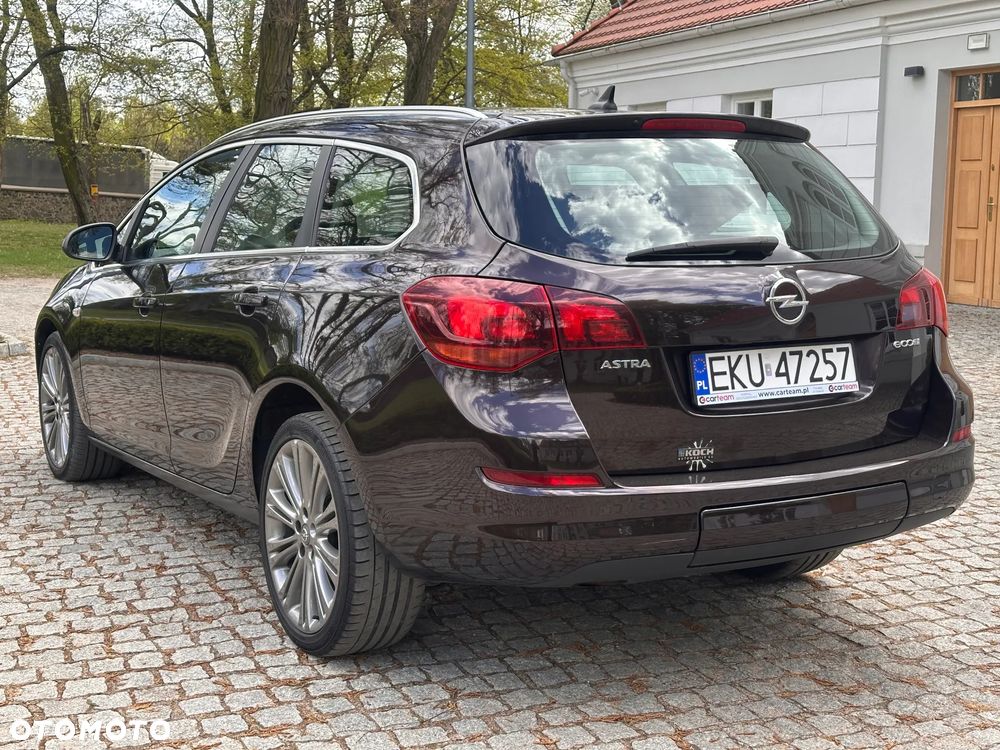 Opel Astra 2.0 CDTI Exklusiv - 13