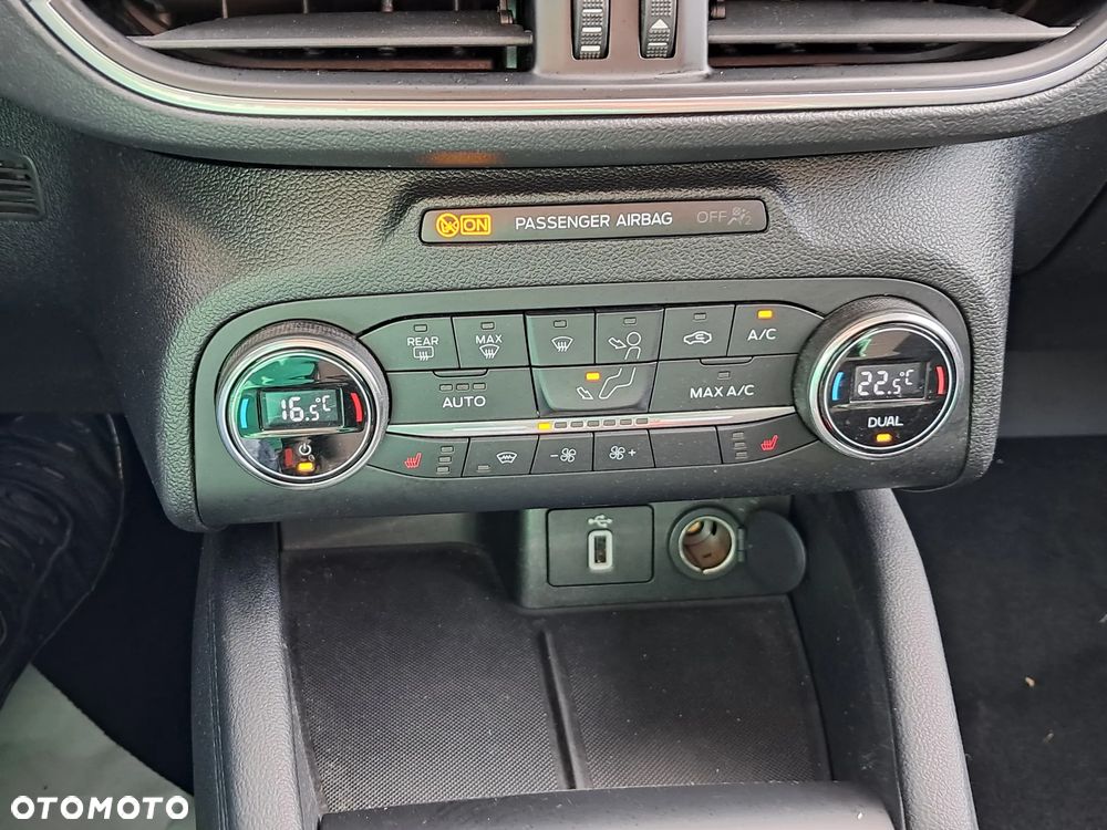 Ford Focus SW 1.5 EcoBlue S&S TITANIUM - 17