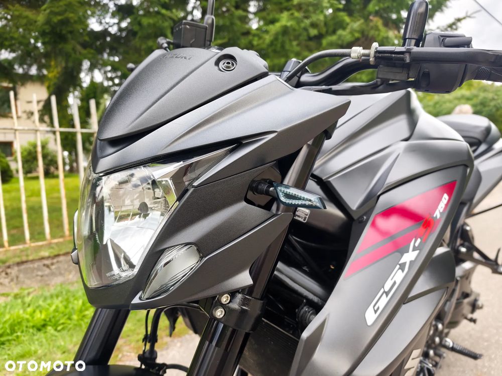 Suzuki GSX - 9