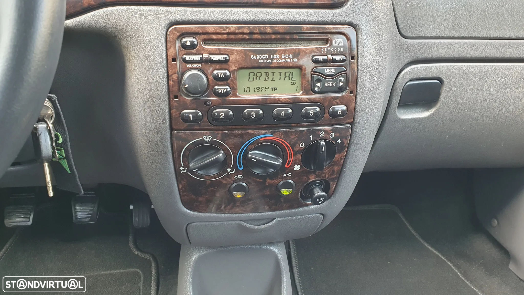 Ford Fiesta 1.25 Ghia - 16