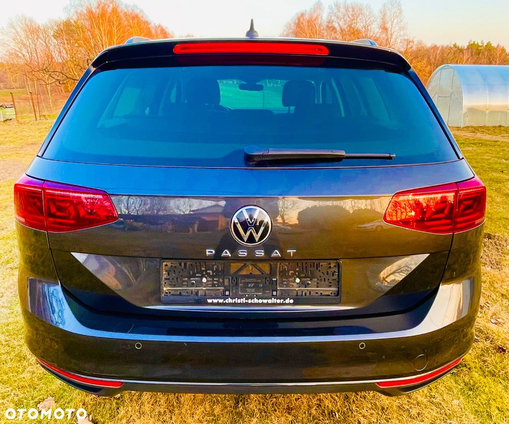 Volkswagen Passat - 4