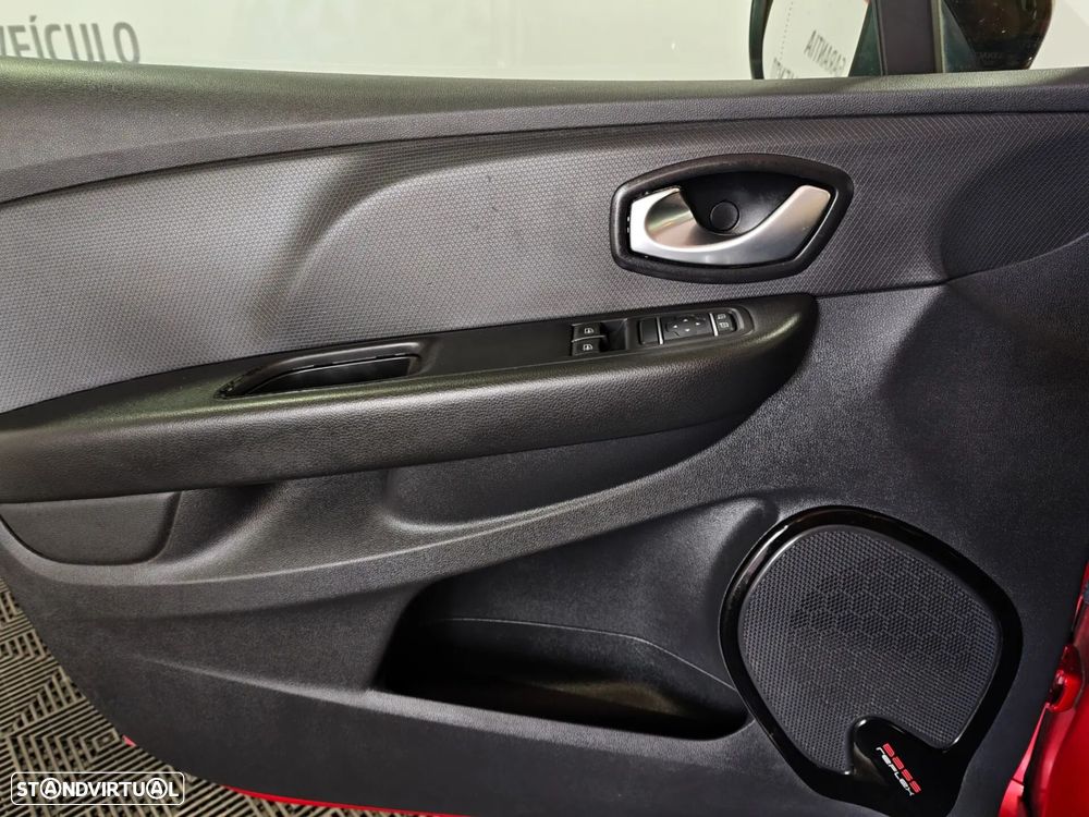 Renault Clio 0.9 TCe Limited - 15
