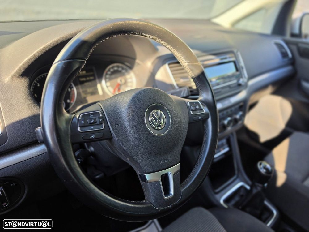 VW Sharan 2.0 TDI Confortline - 11