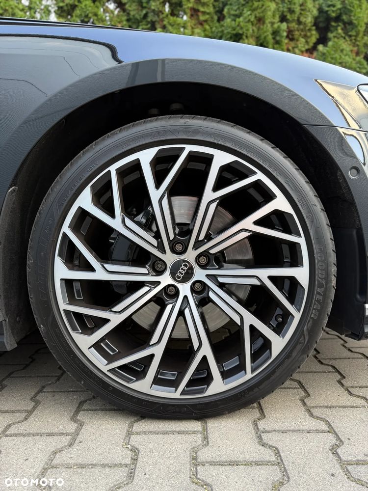 Audi A8 - 25