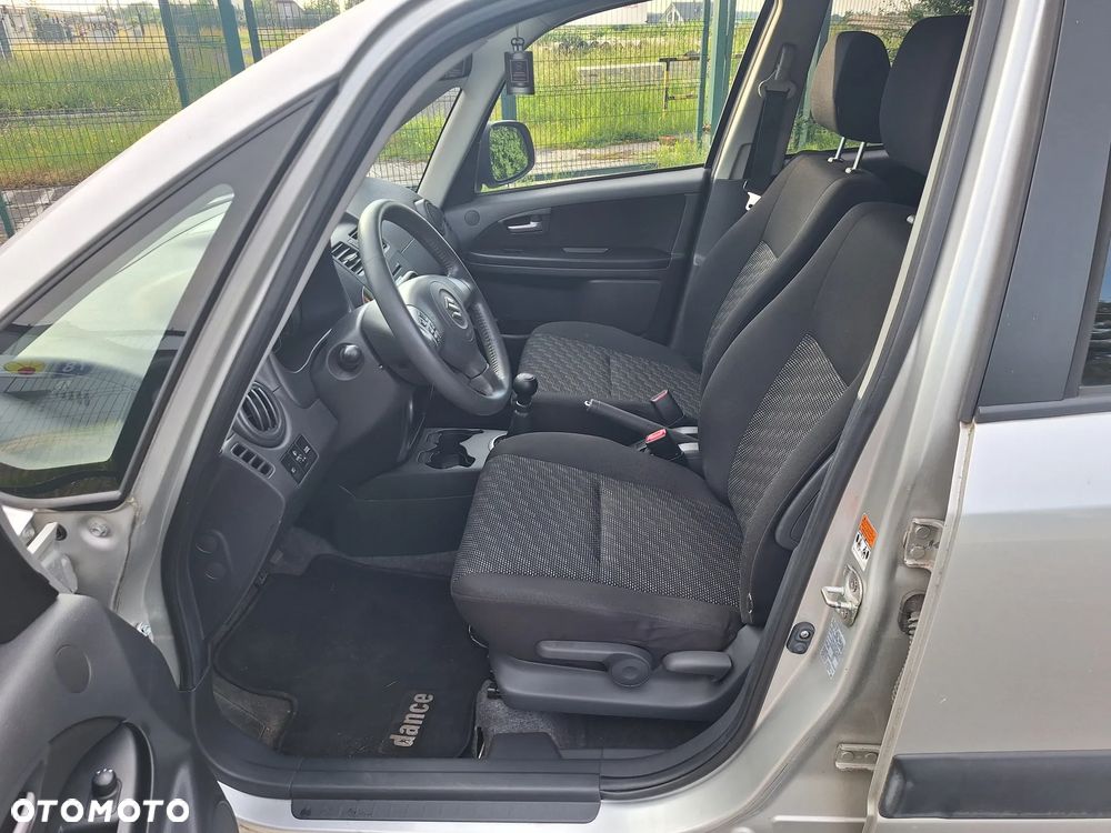 Suzuki SX4 1.6 GS / Premium - 8