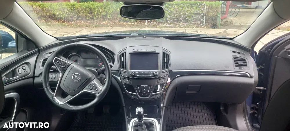 Opel Insignia - 1