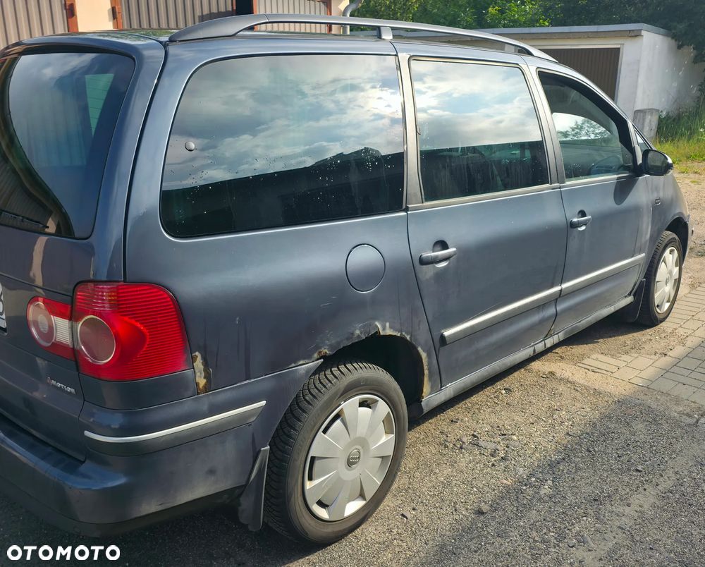 Volkswagen Sharan 1.9 TDI Highline 4Mot - 4