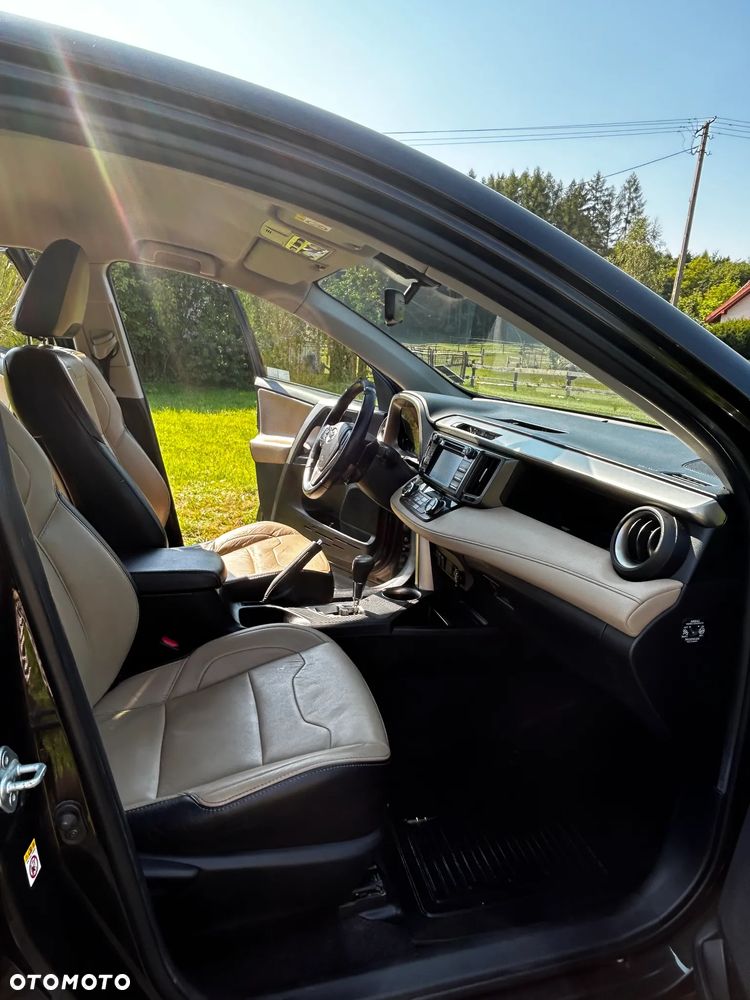 Toyota RAV4 - 6
