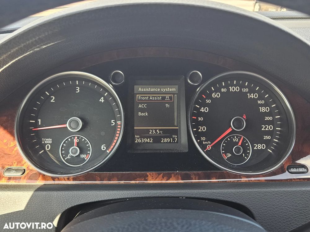Volkswagen Passat CC 2.0TDI Highline DPF DSG - 34