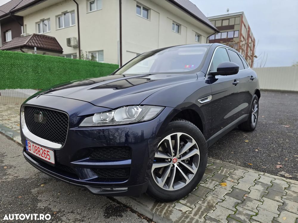 Jaguar F-Pace 30t AWD Portfolio - 1