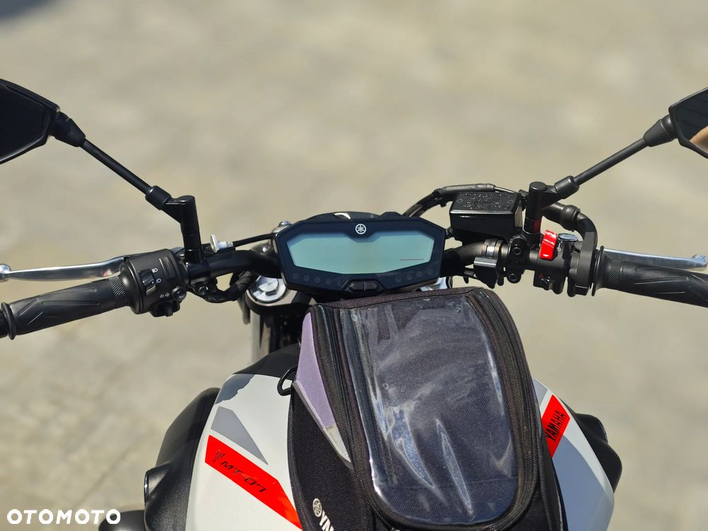 Yamaha MT - 24