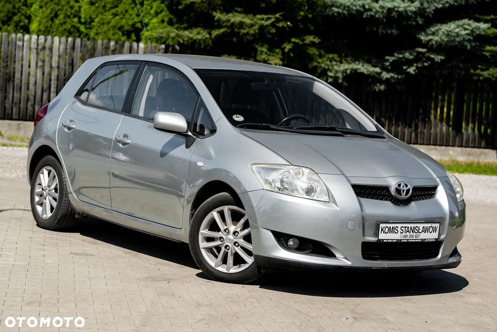 Toyota Auris 1.33 VVT-i Terra - 2
