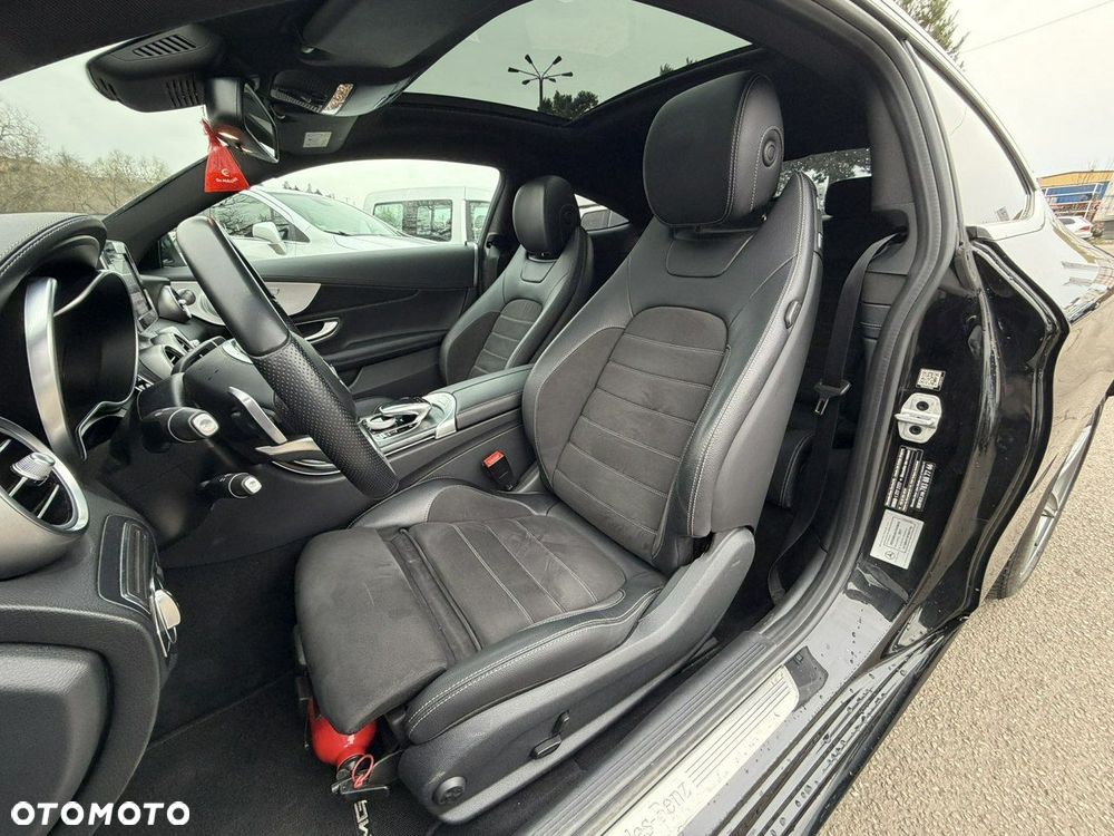 Mercedes-Benz Klasa C 200 4Matic 9G-TRONIC - 13